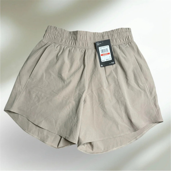 Under Armour Women's Flex Woven 5" Shorts - Picture 8 of 8